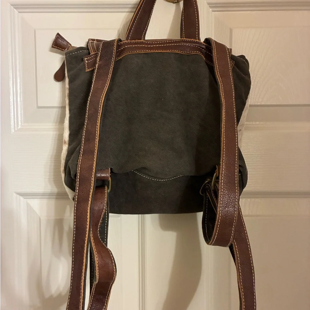 Myra Bag‎ Brown and Cream Patterned Backpack